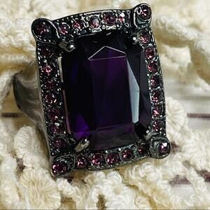 Dark purple rectangular costume ring dark grey